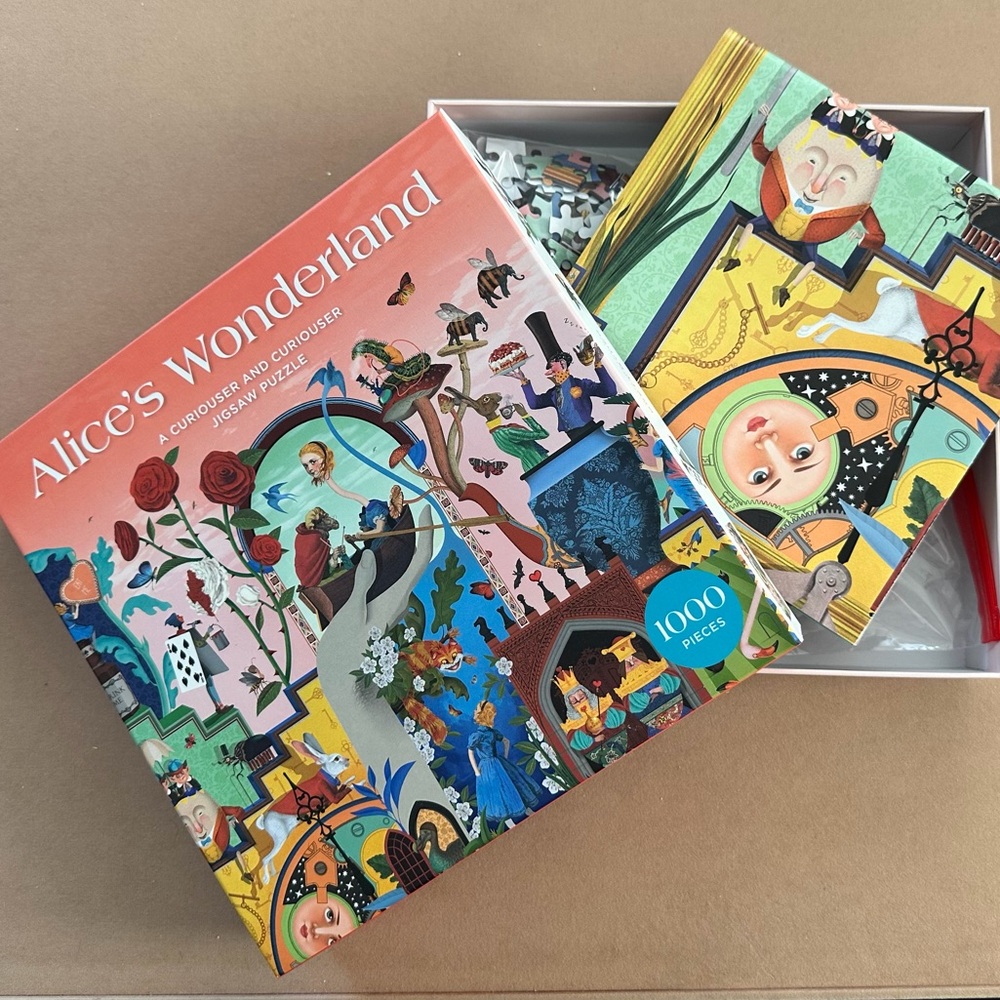 Alice's Wonderland 1000-Piece Jigsaw Puzzle - Colorful Illustrated Design